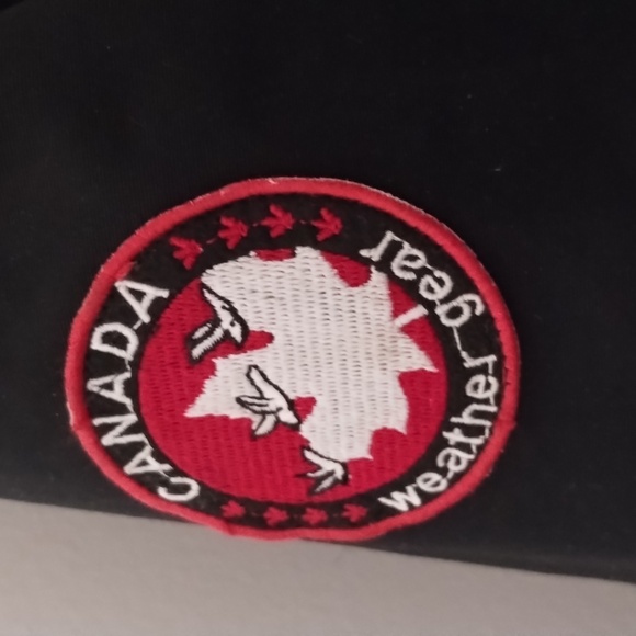 Canada weather gear - Picture 3 of 4